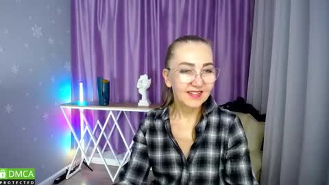 Snapshot of queen_a_n_i chatting on 09/28/25, 02:44 A N I Ill be here on December 1st online show from 09/28/25, 02:44