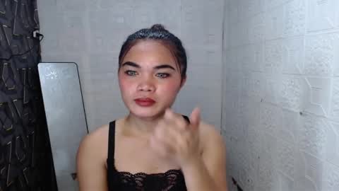 Snapshot of queen_arnie4utsxxx chatting on 09/28/25, 03:06 Arnie online show from 09/28/25, 03:06