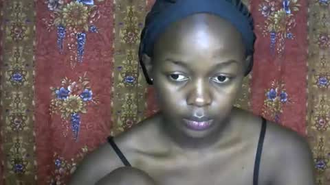 Snapshot of queen_banice chatting on 09/16/25, 08:21 queen_banice online show from 09/16/25, 08:21