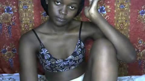 Snapshot of queen_banice chatting on 09/17/25, 09:49 queen_banice online show from 09/17/25, 09:49