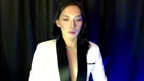 Snapshot of queen_lucifer chatting on 11/06/25, 05:03 Queen Lucifer online show from 11/06/25, 05:03