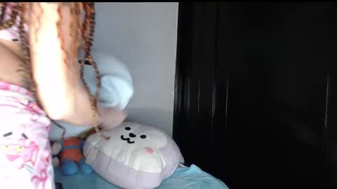 queen_of_m111lk online show from 11/21/25, 02:21