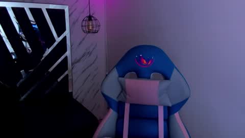 Snapshot of queen_perla_ chatting on 10/23/25, 11:42 online show from 10/23/25, 11:42