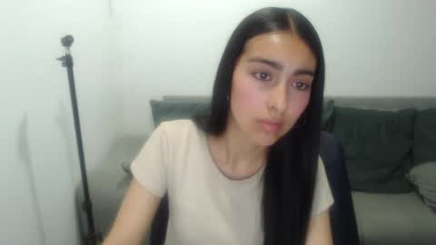 Snapshot of queenbyte_18 chatting on 10/24/25, 07:54 queenbyte_18 online show from 10/24/25, 07:54