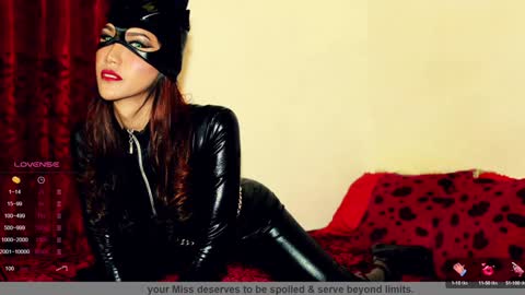 Snapshot of queendominationxx chatting on 01/03/25, 09:15 Miss Anfisa online show from 01/03/25, 09:15