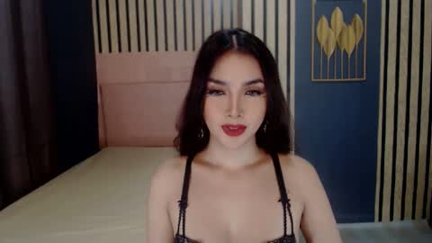 Snapshot of queenemeraldts chatting on 01/09/25, 02:33 queenemeraldts online show from 01/09/25, 02:33