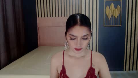 Snapshot of queenemeraldts chatting on 01/10/25, 05:05 queenemeraldts online show from 01/10/25, 05:05