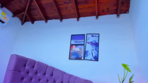 Queen online show from 02/05/25, 01:47