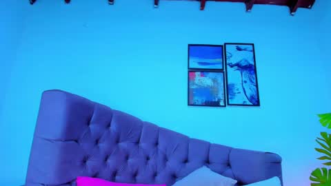 Queen online show from 03/11/25, 12:00