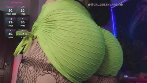 Snapshot of queenlamia chatting on 02/17/25, 12:43  Taurus online show from 02/17/25, 12:43