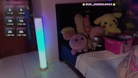 Snapshot of queenlamia chatting on 03/10/25, 09:43  Taurus online show from 03/10/25, 09:43