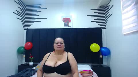 VickyBoobss online show from 10/31/25, 01:01