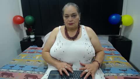 VickyBoobss online show from 11/19/25, 08:42
