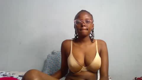 Snapshot of queenmerliz331240 chatting on 02/14/25, 07:07 queenmerliz331240 online show from 02/14/25, 07:07