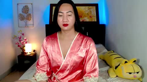 QUEEN online show from 12/25/24, 05:48