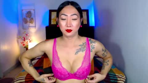 QUEEN online show from 02/11/25, 11:43