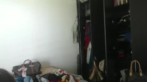 Snapshot of queennicky88 chatting on 02/14/25, 07:54 Nico online show from 02/14/25, 07:54