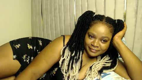 Snapshot of queenofsouls chatting on 12/16/24, 05:06 . online show from 12/16/24, 05:06