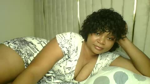 Snapshot of queenofsouls chatting on 12/23/24, 05:28 . online show from 12/23/24, 05:28