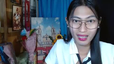 Snapshot of queensteffi chatting on 12/19/24, 10:10 queensteffi online show from 12/19/24, 10:10