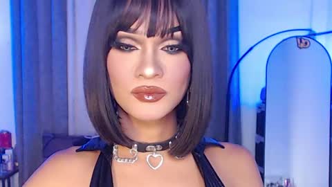 Snapshot of queenvalentinats chatting on 12/24/24, 01:59 ValentinaMoone online show from 12/24/24, 01:59