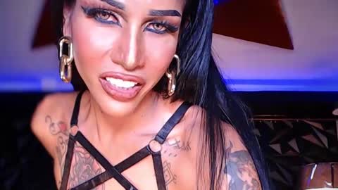 Snapshot of queenvalentinats chatting on 02/13/25, 02:34 ValentinaMoone online show from 02/13/25, 02:34