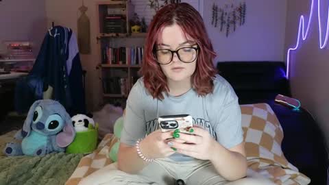 Snapshot of quervoqueen1 chatting on 02/16/25, 02:20 Bri online show from 02/16/25, 02:20