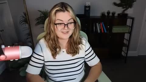 Bri online show from 10/10/25, 01:48