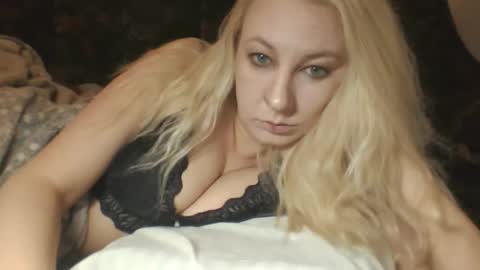 qwertyui online show from 10/23/25, 04:45