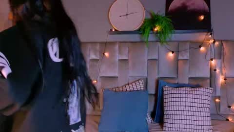  RACHEL  online show from 10/22/25, 11:32