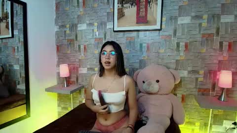 Snapshot of rachel_mds chatting on 10/26/25, 01:39 Rachel online show from 10/26/25, 01:39