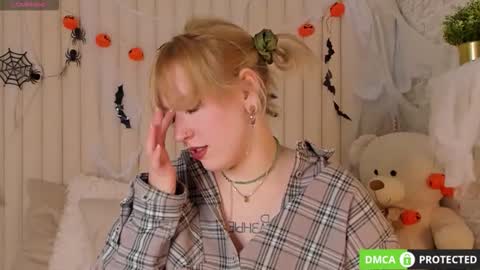 Snapshot of rachelcaart chatting on 10/21/25, 05:52 Ray online show from 10/21/25, 05:52