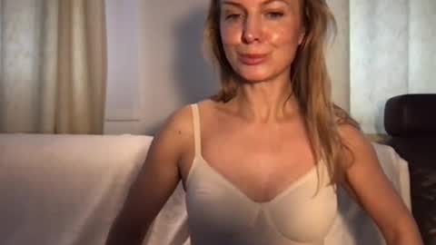 Snapshot of rachelldelicious chatting on 12/11/24, 10:25 Rachel online show from 12/11/24, 10:25