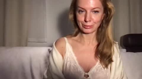 Snapshot of rachelldelicious chatting on 12/12/24, 06:14 Rachel online show from 12/12/24, 06:14