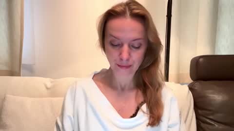 Snapshot of rachelldelicious chatting on 01/22/25, 07:25 Rachel online show from 01/22/25, 07:25