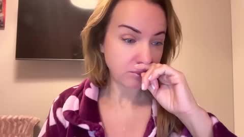 Snapshot of rachelldelicious chatting on 02/12/25, 06:08 Rachel online show from 02/12/25, 06:08