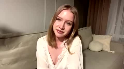 Snapshot of rachellegentile chatting on 11/22/25, 03:11 Alice online show from 11/22/25, 03:11