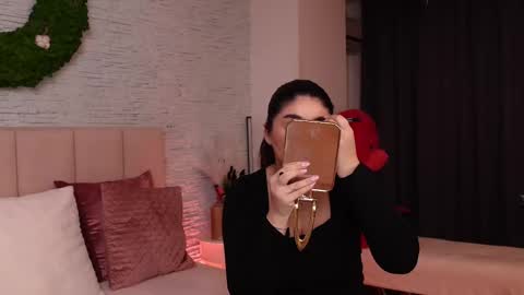 Snapshot of rachelswaan chatting on 02/24/25, 05:54 RachelSwaan online show from 02/24/25, 05:54
