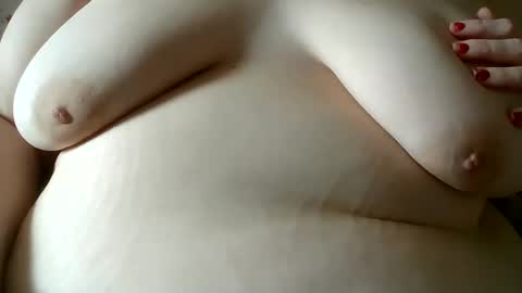 Snapshot of rachs_wardrobe chatting on 10/22/25, 03:34 rachs_wardrobe online show from 10/22/25, 03:34