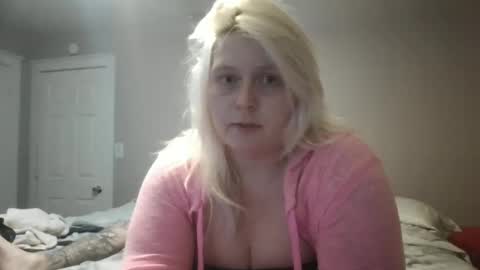 Snapshot of rachyyymarie93 chatting on 03/06/25, 06:41 Rachyyyy online show from 03/06/25, 06:41