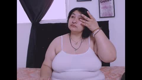 Snapshot of radiantgoddes chatting on 10/07/25, 01:08 radiantgoddes online show from 10/07/25, 01:08