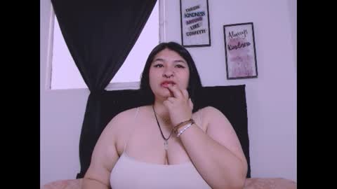 Snapshot of radiantgoddes chatting on 10/10/25, 02:27 radiantgoddes online show from 10/10/25, 02:27