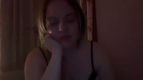 Snapshot of raemariexo chatting on 10/13/25, 03:39 Ruby online show from 10/13/25, 03:39