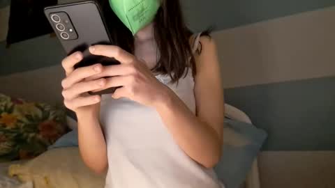 Snapshot of ragazabella chatting on 11/08/25, 08:18 Bella online show from 11/08/25, 08:18