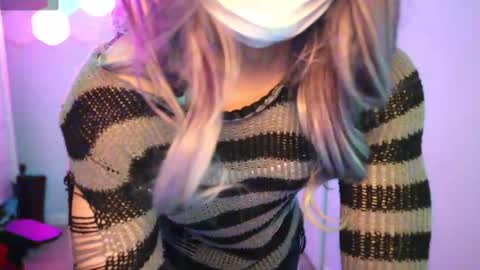 Snapshot of ragehard69 chatting on 02/15/25, 01:53 keikodances online show from 02/15/25, 01:53