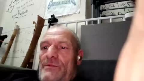 Snapshot of ragingzef69 chatting on 12/22/24, 06:48 Bigthickdickinvic online show from 12/22/24, 06:48