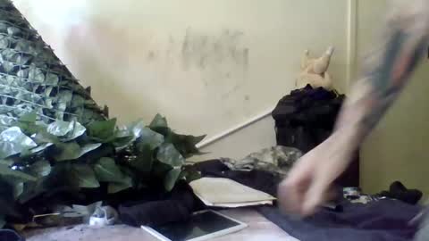 Snapshot of ragingzef69 chatting on 03/06/25, 04:30 Bigthickdickinvic online show from 03/06/25, 04:30