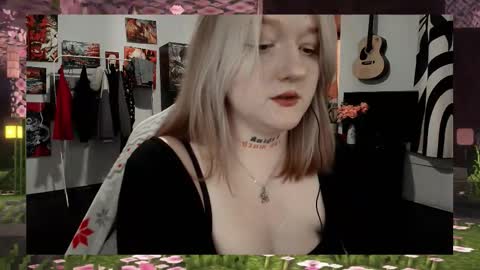 Snapshot of raiingurl chatting on 10/03/25, 08:55 Kate online show from 10/03/25, 08:55