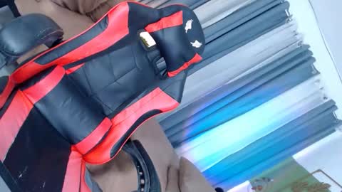 Snapshot of raileykink chatting on 11/09/25, 11:25 itsmeRailey online show from 11/09/25, 11:25