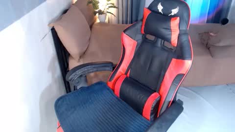 Snapshot of raileykink chatting on 11/16/25, 11:21 itsmeRailey online show from 11/16/25, 11:21